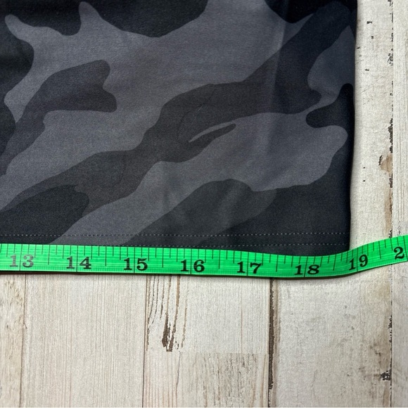 Old Navy Active Powersoft Long Line Sports Bra Top Plus Size 2X Black Camo - Picture 4 of 14